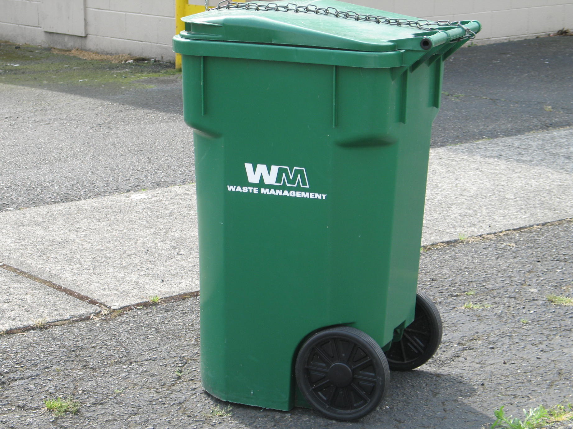 vancouver-installing-new-large-garbage-and-recycling-bins-on-sidewalks