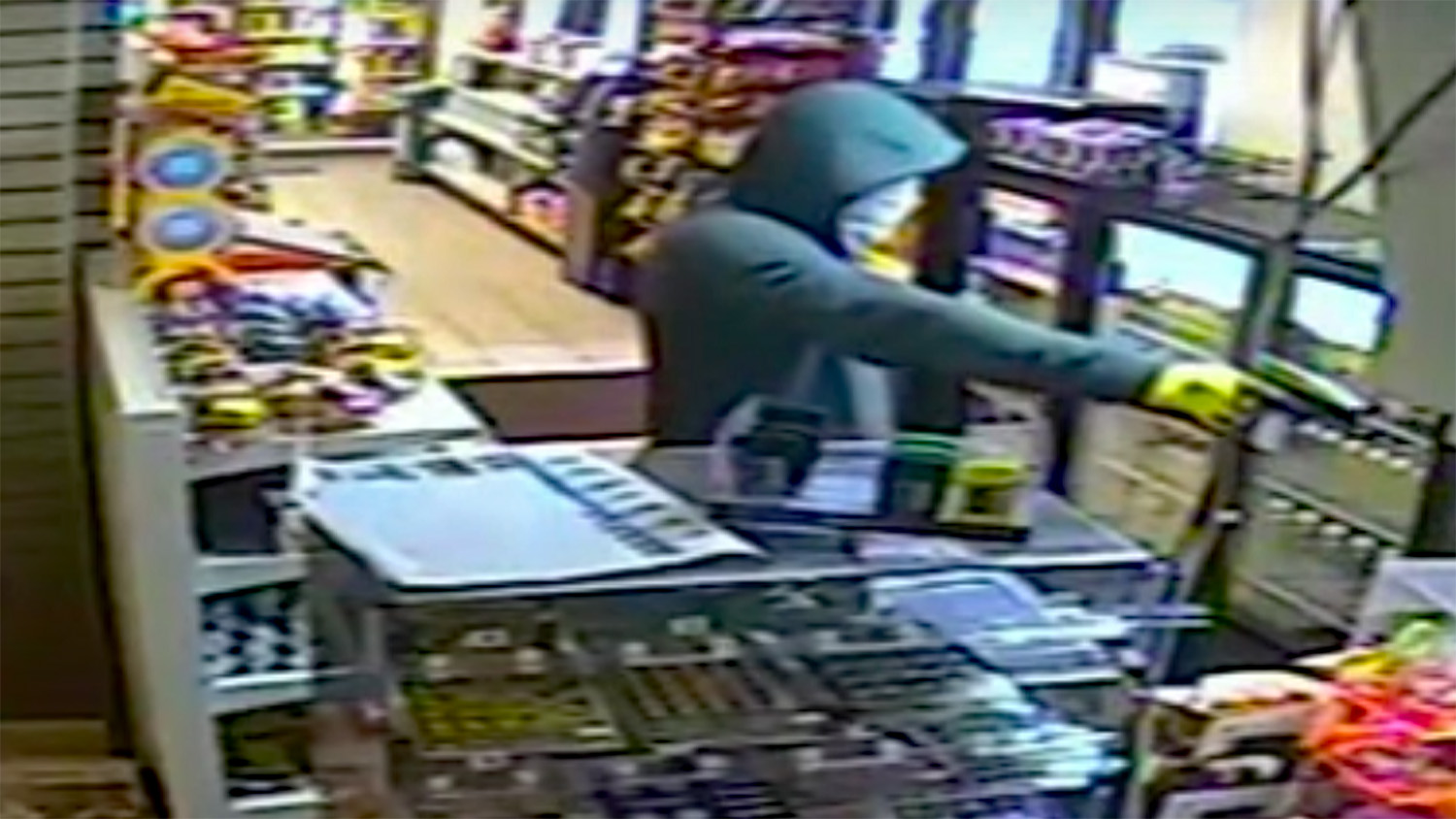 Detectives Need Public’s Help To Stop a Serial Robber Detectives Need Public’s Help To Stop a Serial Robber