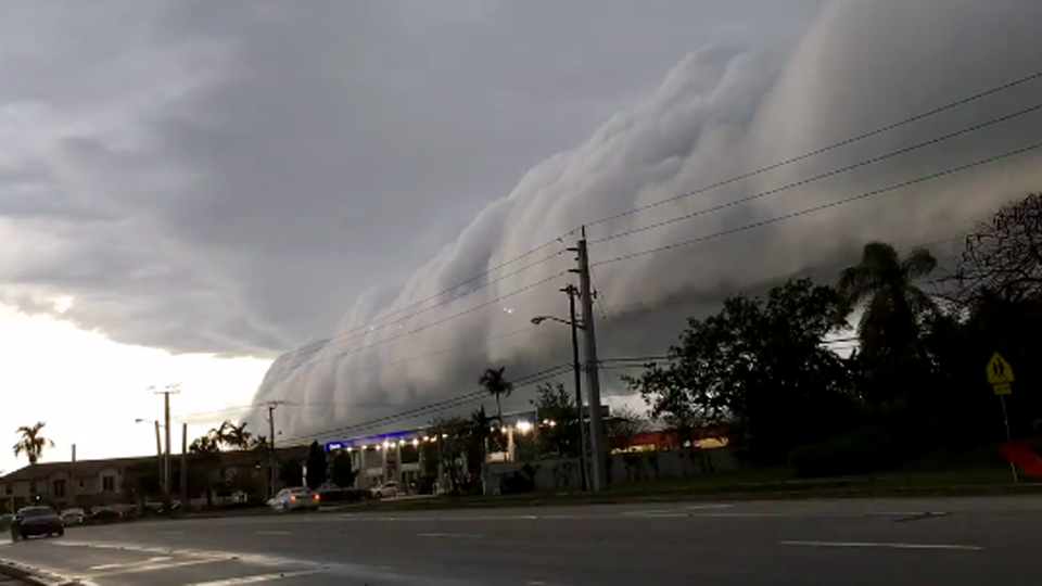 Amazing Shelf Cloud Caught on Video