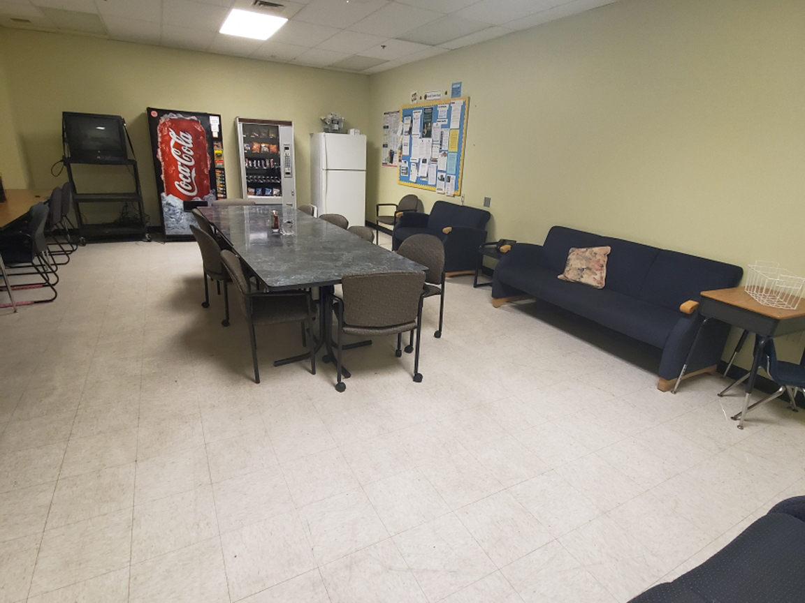Teachers’ Lounge at Challenger Elementary Gets a Makeover 4