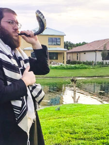 Chabad Jewish Center Invites Residents to Celebrate Rosh Hashanah