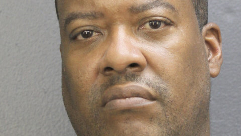 Man Tries to Kill Victim After Bumping Into Him at CVS Man Tries to Kill Victim After Bumping Into Him at CVS
