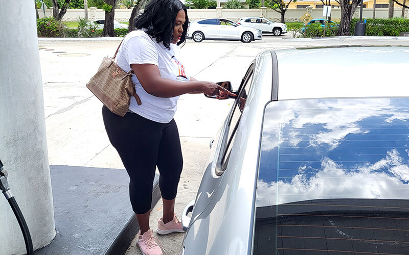 Ministry Fills the Tanks Of Over 130 Vehicles in Tamarac