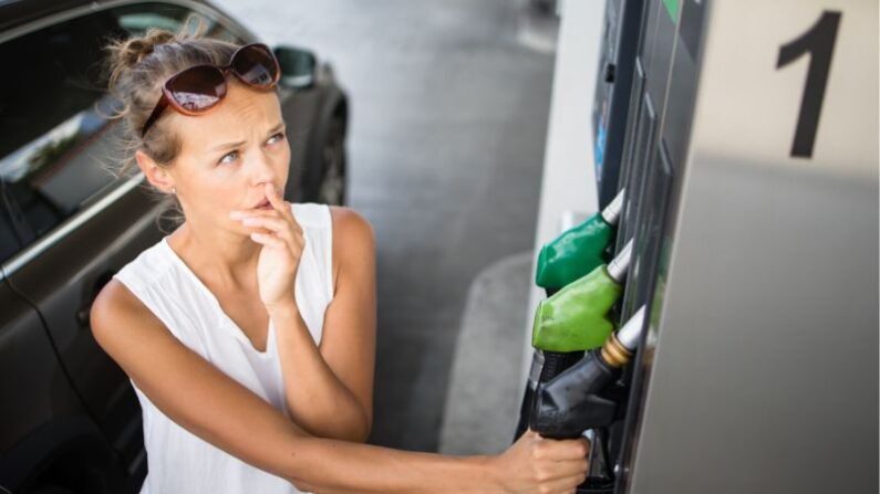 Gas Prices Drop Heading into Holiday: Lowest Prices in Tamarac