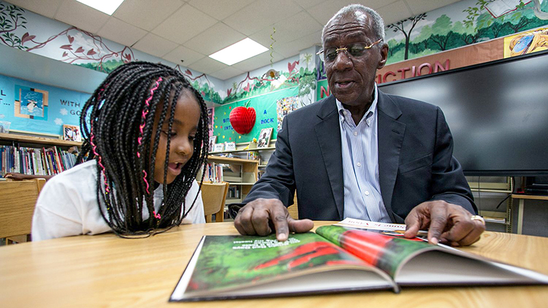 United Way of Broward County Seeks Volunteers to Transform Children's Lives Through ReadingPals Program