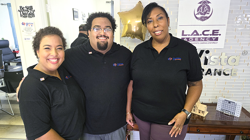 UniVista Opens in Tamarac with Ribbon-Cutting Celebration and Family-Run Business Launch 6 UniVista Opens in Tamarac with Ribbon-Cutting Celebration and Family-Run Business Launch