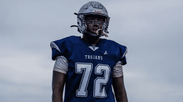 Myrlinski Jean-Charles: Late Start, Rapid Rise Into Top Lineman 47