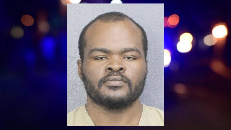 Man Accused of Stabbing Outside Tamarac 7-Eleven Caught Trying to Escape on Bus, BSO Says 6 Man Accused of Stabbing Outside Tamarac 7-Eleven Caught Trying to Escape on Bus, BSO Says 6